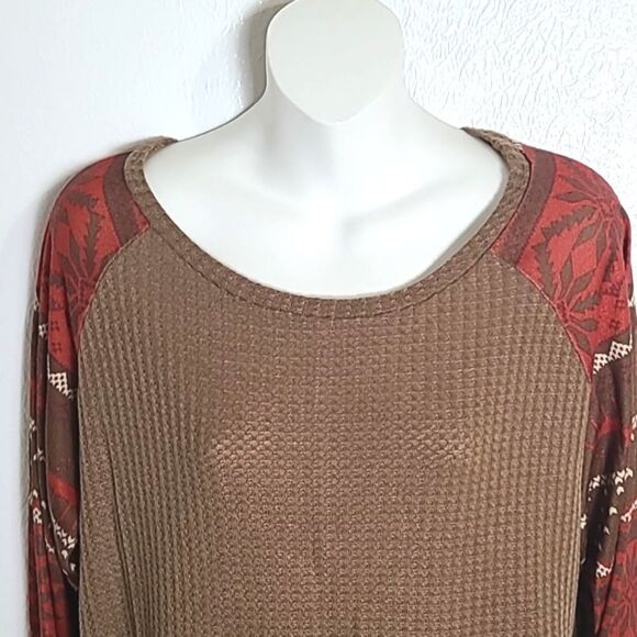 Waffle Knit Top Brown, Rusty Red & White Printed Longsleeves, Size Large - Picture 2 of 7